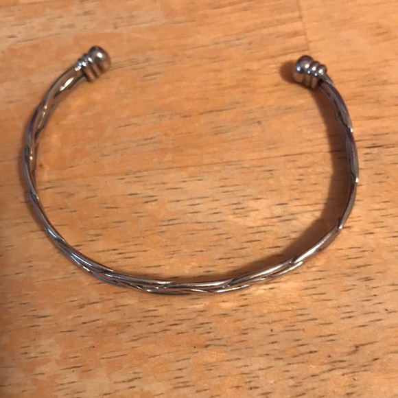 Braided silver tone cuff bracelet - Picture 3 of 7
